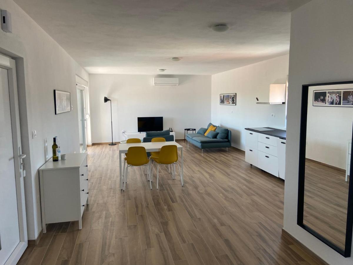Daniela Family Apartment - Top Floor - New & Quite Location - Great Sea & Island View فير المظهر الخارجي الصورة
